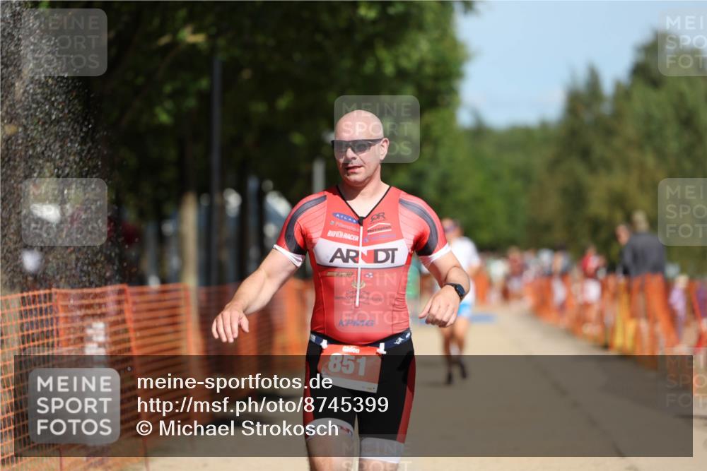07.09.2025 - 19. Norderstedt Triathlon Michael Strokosch http://msf.ph/oto/8745399 07.09.2025 12:35:35 Laufen 140, 151, 697, 851, 1220 meine-sportfotos.de