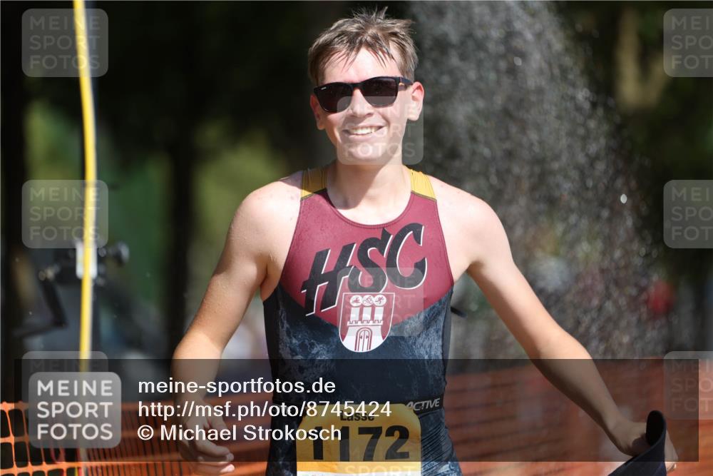 07.09.2025 - 19. Norderstedt Triathlon Michael Strokosch http://msf.ph/oto/8745424 07.09.2025 11:58:31 Laufen 185, 1172 meine-sportfotos.de