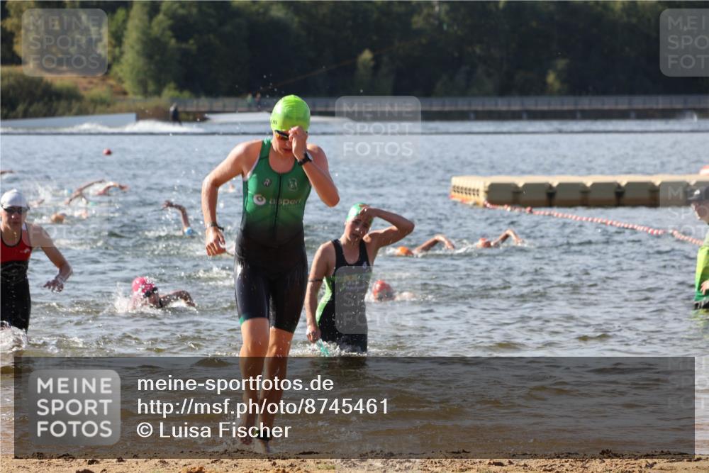 07.09.2025 - 19. Norderstedt Triathlon Luisa Fischer http://msf.ph/oto/8745461 07.09.2025 10:24:23 Schwimmen 60, 79, 102, 104, 105, 115, 124, 134, 660, 665 meine-sportfotos.de