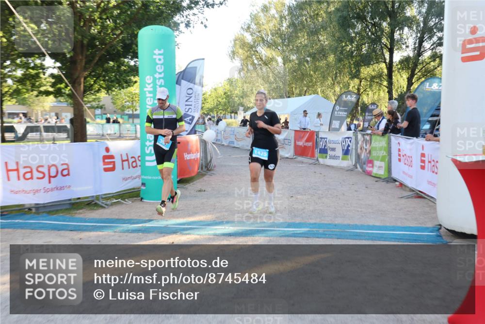 07.09.2025 - 19. Norderstedt Triathlon Luisa Fischer http://msf.ph/oto/8745484 07.09.2025 17:19:40 Ziel 397, 1475 meine-sportfotos.de