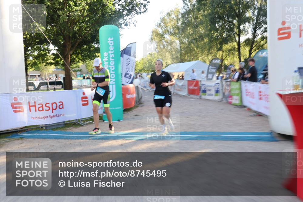 07.09.2025 - 19. Norderstedt Triathlon Luisa Fischer http://msf.ph/oto/8745495 07.09.2025 17:19:40 Ziel 397, 1475 meine-sportfotos.de