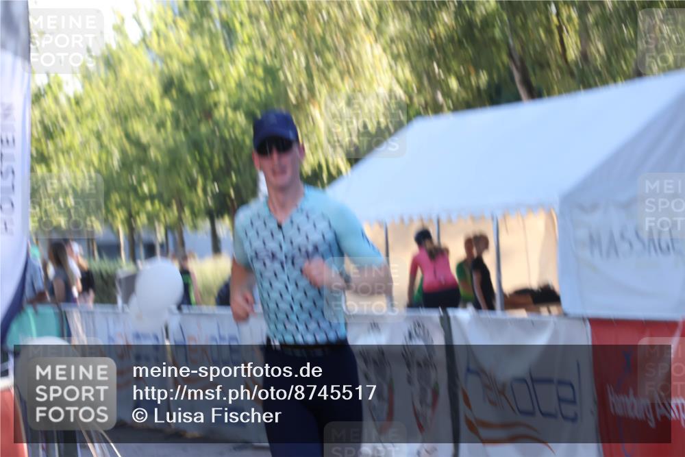 07.09.2025 - 19. Norderstedt Triathlon Luisa Fischer http://msf.ph/oto/8745517 07.09.2025 17:20:12 Ziel 405 meine-sportfotos.de