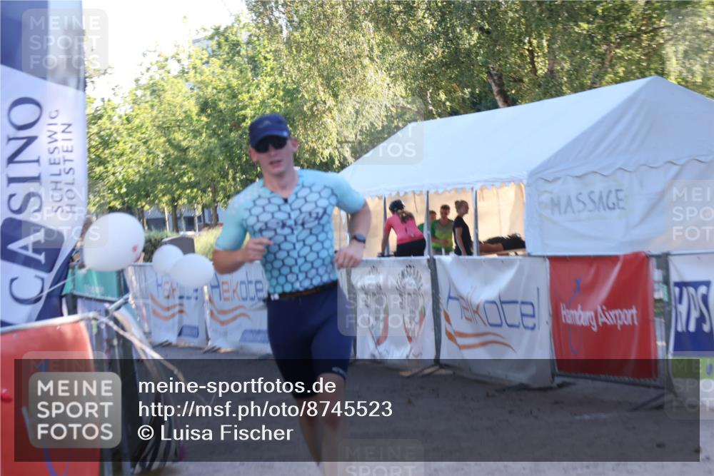 07.09.2025 - 19. Norderstedt Triathlon Luisa Fischer http://msf.ph/oto/8745523 07.09.2025 17:20:12 Ziel 405 meine-sportfotos.de