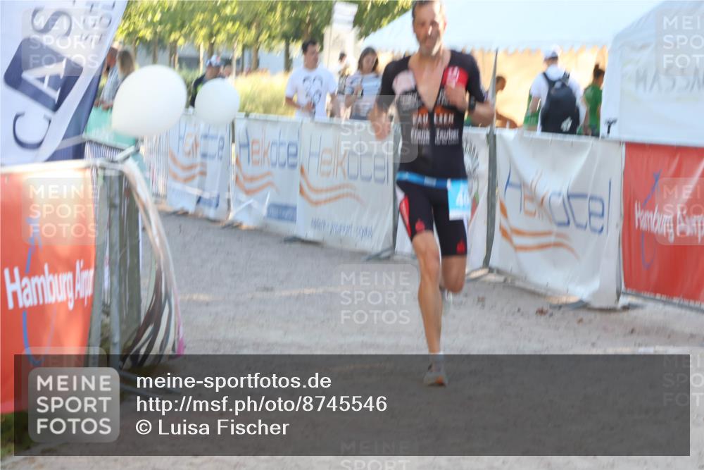 07.09.2025 - 19. Norderstedt Triathlon Luisa Fischer http://msf.ph/oto/8745546 07.09.2025 17:20:25 Ziel 406 meine-sportfotos.de