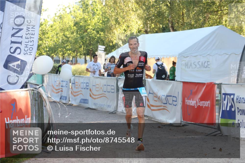 07.09.2025 - 19. Norderstedt Triathlon Luisa Fischer http://msf.ph/oto/8745548 07.09.2025 17:20:26 Ziel 406 meine-sportfotos.de