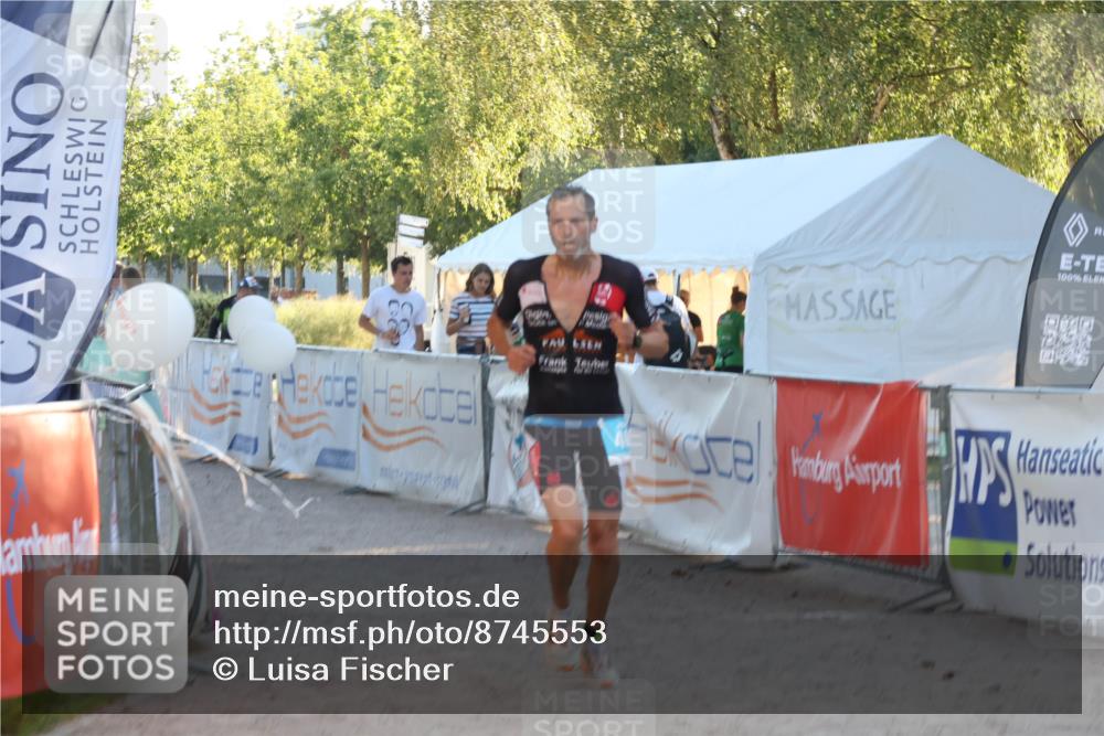 07.09.2025 - 19. Norderstedt Triathlon Luisa Fischer http://msf.ph/oto/8745553 07.09.2025 17:20:26 Ziel 406 meine-sportfotos.de