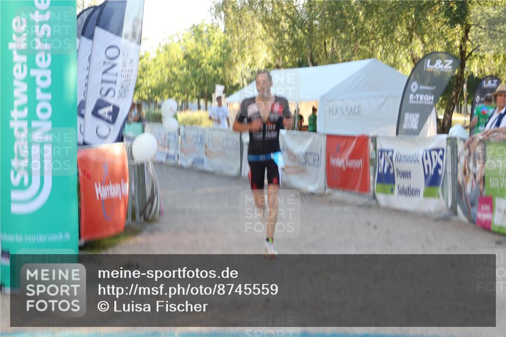 07.09.2025 - 19. Norderstedt Triathlon Luisa Fischer http://msf.ph/oto/8745559 07.09.2025 17:20:27 Ziel 406 meine-sportfotos.de