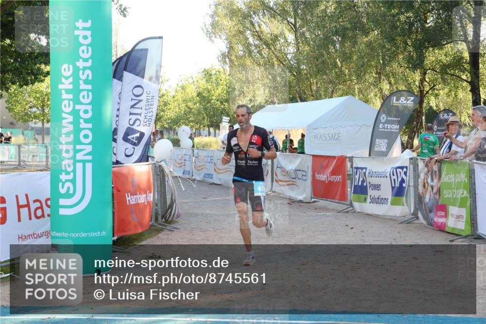 07.09.2025 - 19. Norderstedt Triathlon Luisa Fischer http://msf.ph/oto/8745561 07.09.2025 17:20:27 Ziel 406 meine-sportfotos.de
