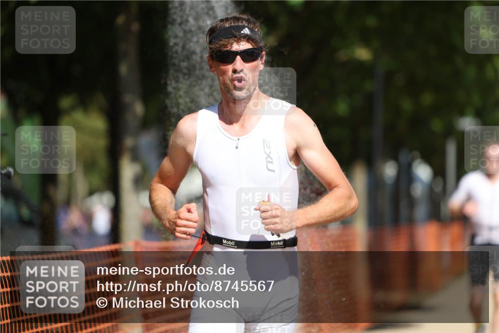 07.09.2025 - 19. Norderstedt Triathlon Michael Strokosch http://msf.ph/oto/8745567 07.09.2025 12:35:43 Laufen 140, 697, 737, 1220 meine-sportfotos.de