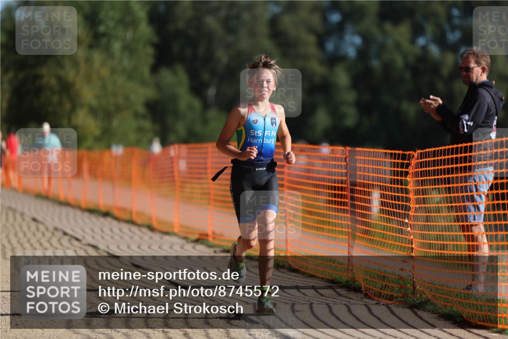 07.09.2025 - 19. Norderstedt Triathlon Michael Strokosch http://msf.ph/oto/8745572 07.09.2025 09:43:36 Laufen 562, 591 meine-sportfotos.de