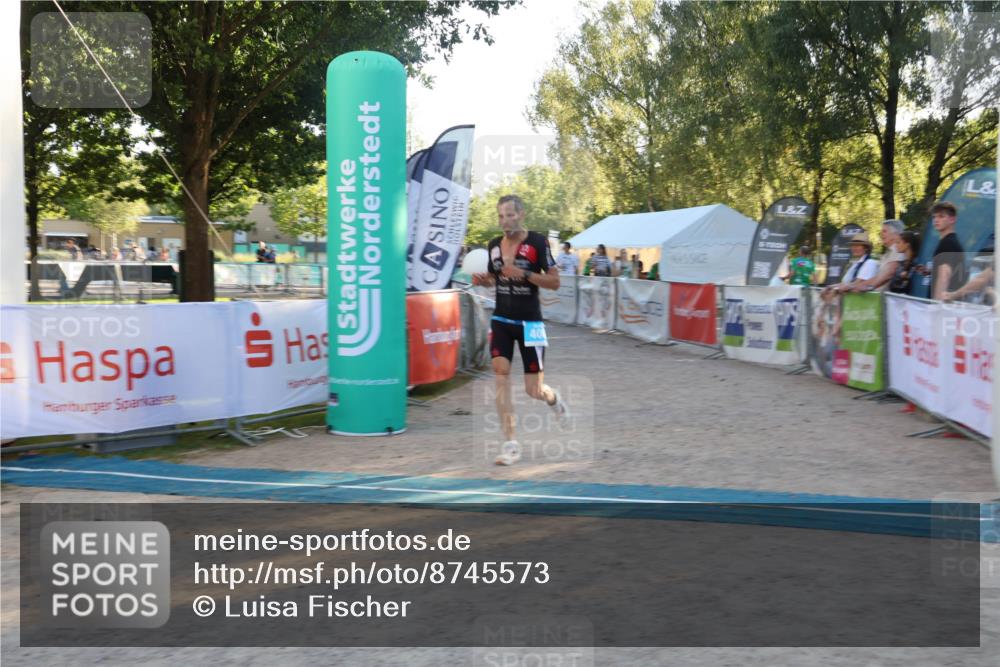 07.09.2025 - 19. Norderstedt Triathlon Luisa Fischer http://msf.ph/oto/8745573 07.09.2025 17:20:28 Ziel 406 meine-sportfotos.de