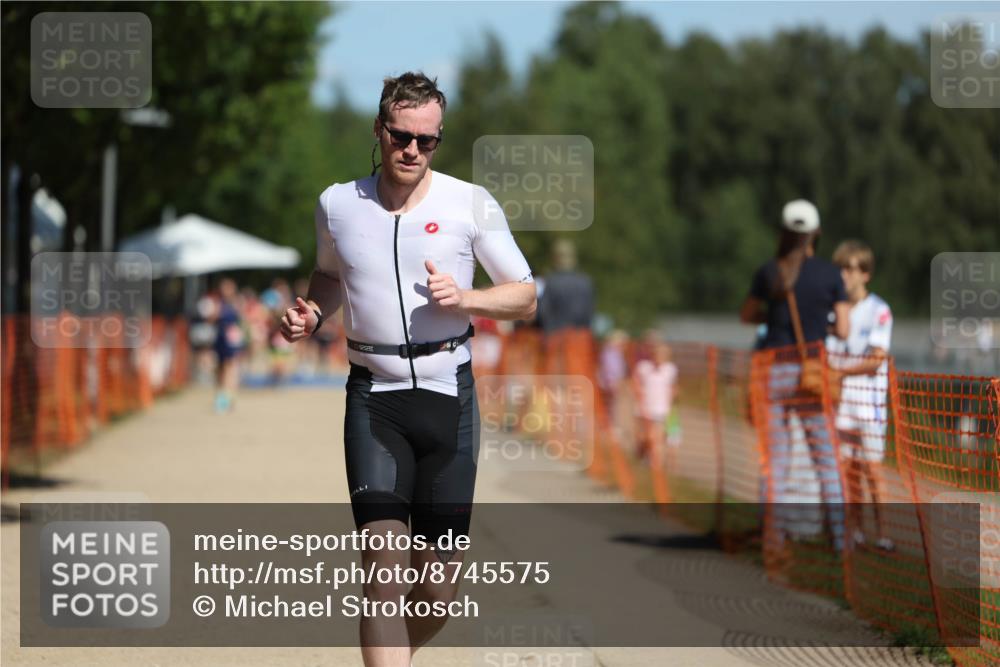 07.09.2025 - 19. Norderstedt Triathlon Michael Strokosch http://msf.ph/oto/8745575 07.09.2025 12:35:46 Laufen 140, 697, 737, 1220 meine-sportfotos.de