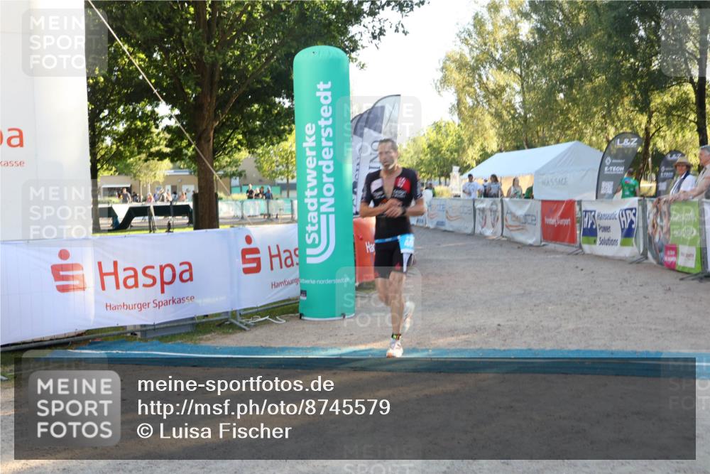 07.09.2025 - 19. Norderstedt Triathlon Luisa Fischer http://msf.ph/oto/8745579 07.09.2025 17:20:28 Ziel 406 meine-sportfotos.de