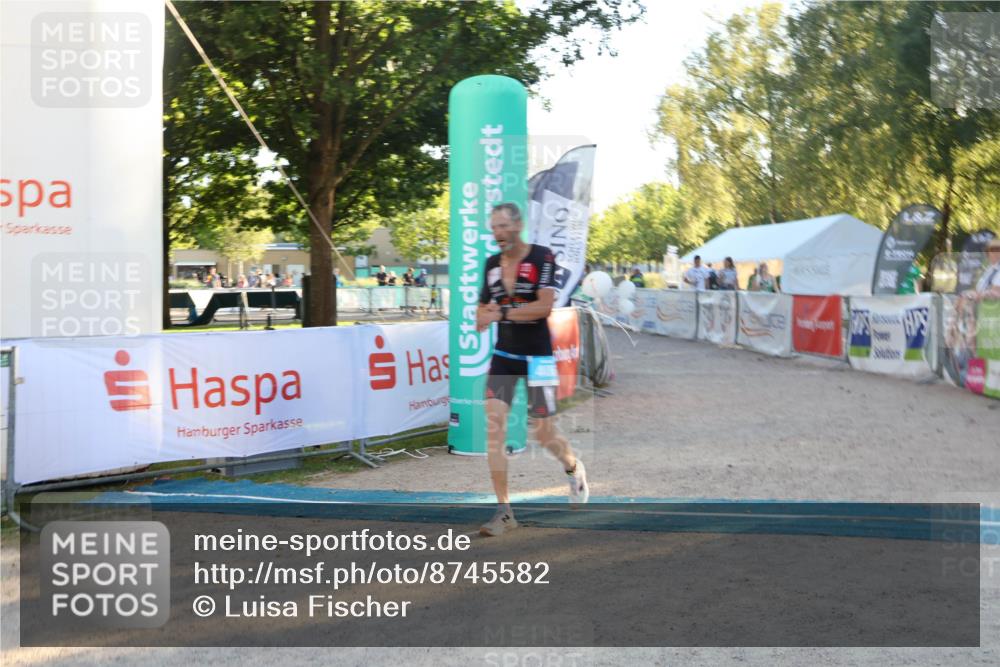 07.09.2025 - 19. Norderstedt Triathlon Luisa Fischer http://msf.ph/oto/8745582 07.09.2025 17:20:29 Ziel 406 meine-sportfotos.de