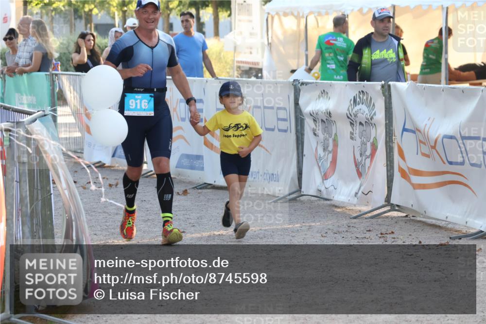 07.09.2025 - 19. Norderstedt Triathlon Luisa Fischer http://msf.ph/oto/8745598 07.09.2025 17:20:38 Ziel  meine-sportfotos.de