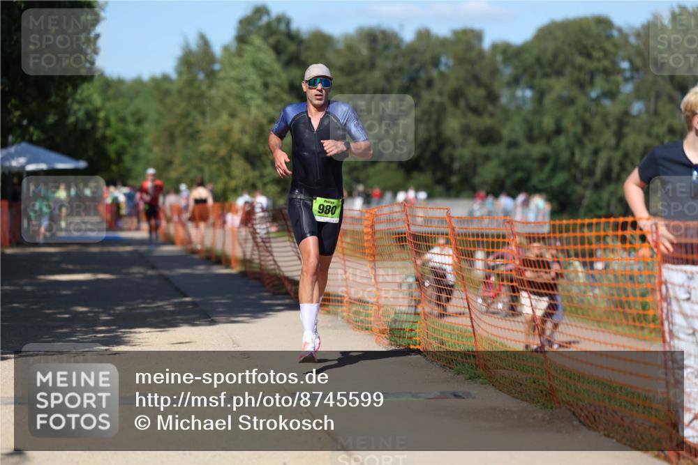 07.09.2025 - 19. Norderstedt Triathlon Michael Strokosch http://msf.ph/oto/8745599 07.09.2025 14:47:10 Laufen 980 meine-sportfotos.de