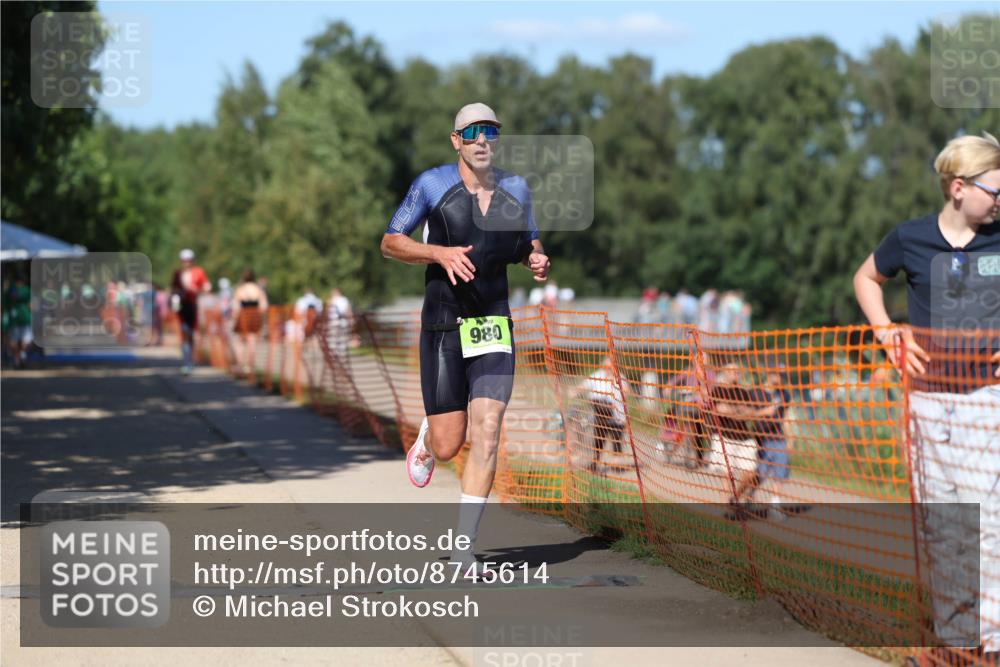 07.09.2025 - 19. Norderstedt Triathlon Michael Strokosch http://msf.ph/oto/8745614 07.09.2025 14:47:10 Laufen 980 meine-sportfotos.de