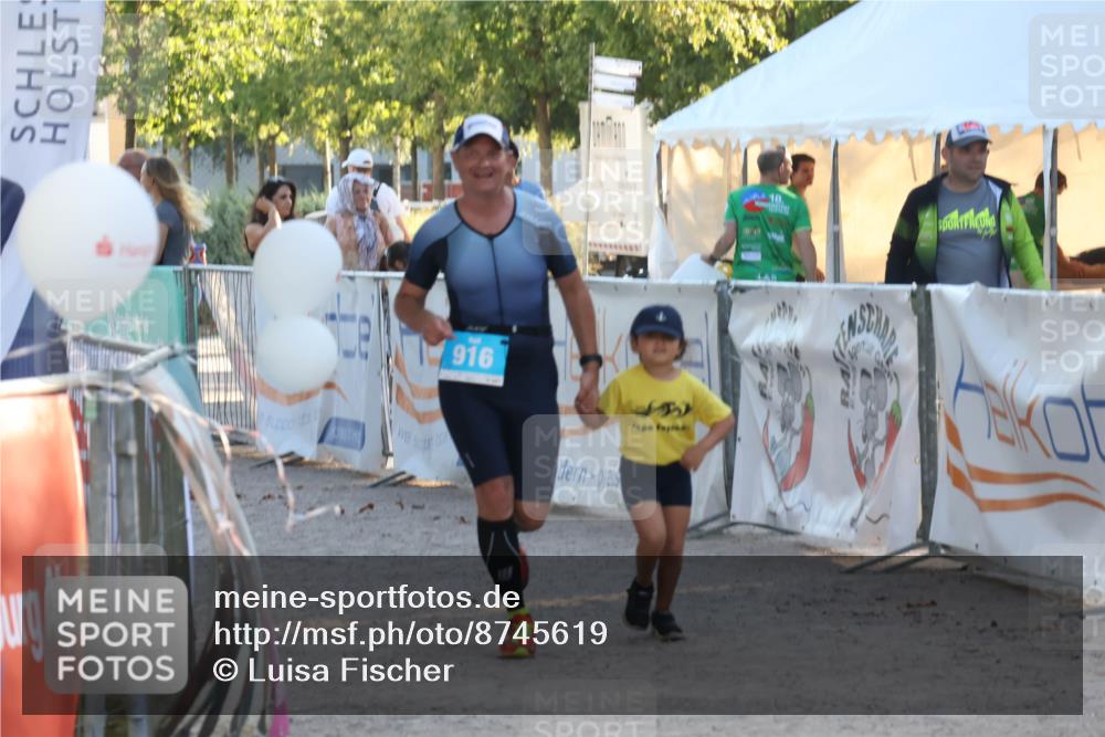07.09.2025 - 19. Norderstedt Triathlon Luisa Fischer http://msf.ph/oto/8745619 07.09.2025 17:20:38 Ziel  meine-sportfotos.de