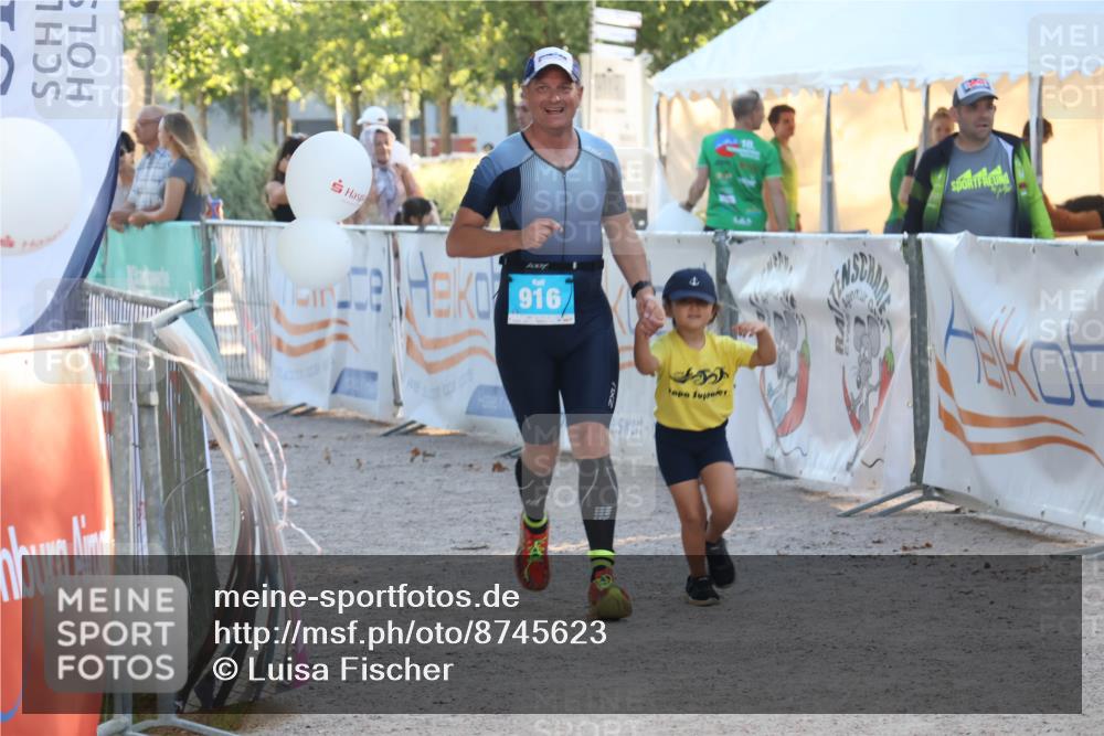 07.09.2025 - 19. Norderstedt Triathlon Luisa Fischer http://msf.ph/oto/8745623 07.09.2025 17:20:39 Ziel 916 meine-sportfotos.de