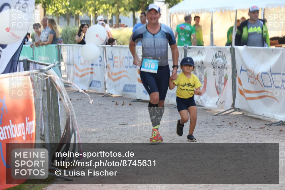 07.09.2025 - 19. Norderstedt Triathlon Luisa Fischer http://msf.ph/oto/8745631 07.09.2025 17:20:39 Ziel 916 meine-sportfotos.de