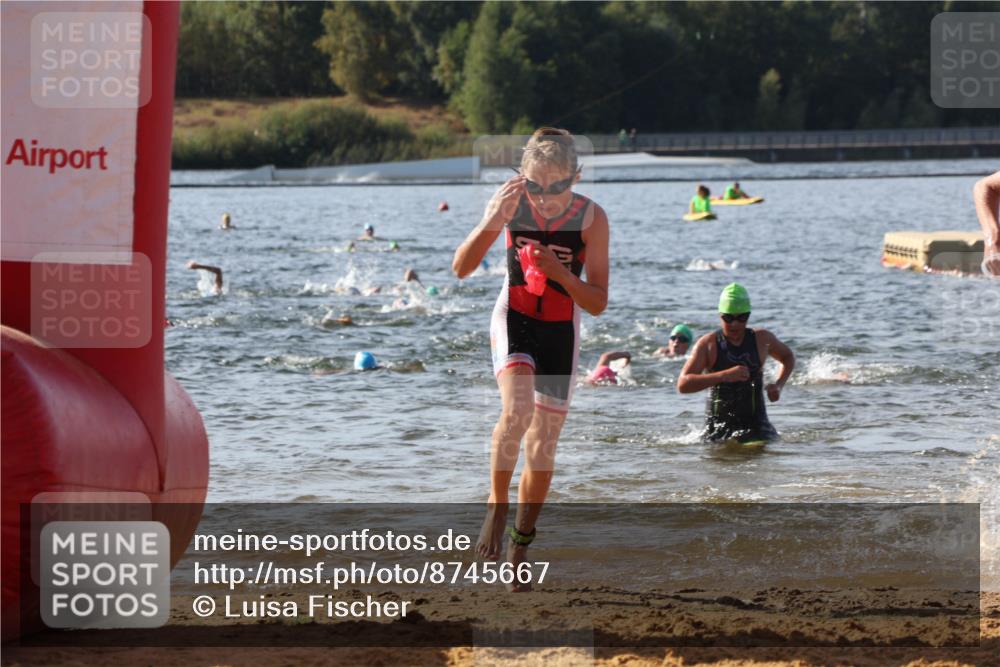 07.09.2025 - 19. Norderstedt Triathlon Luisa Fischer http://msf.ph/oto/8745667 07.09.2025 10:24:33 Schwimmen 83, 104, 124, 132, 674, 683 meine-sportfotos.de