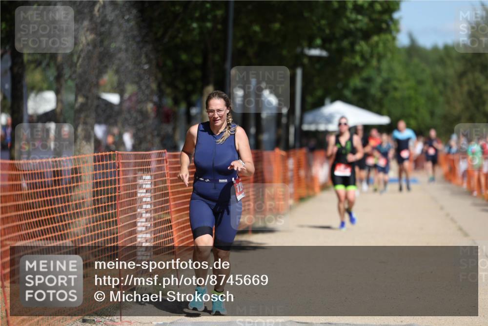 07.09.2025 - 19. Norderstedt Triathlon Michael Strokosch http://msf.ph/oto/8745669 07.09.2025 12:35:58 Laufen 1242, 1258 meine-sportfotos.de