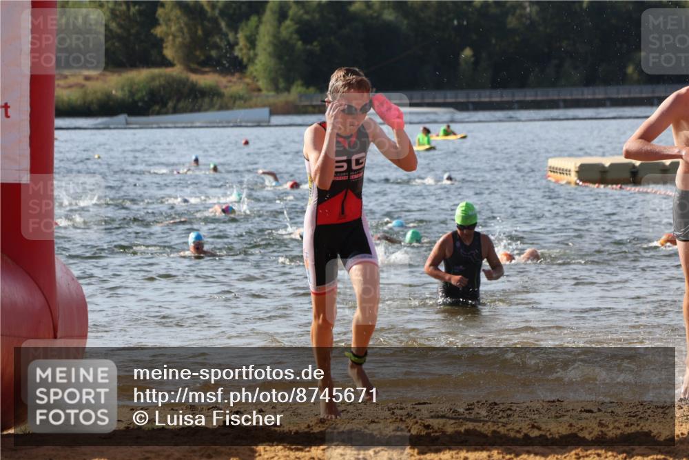 07.09.2025 - 19. Norderstedt Triathlon Luisa Fischer http://msf.ph/oto/8745671 07.09.2025 10:24:33 Schwimmen 83, 104, 124, 132, 674, 683 meine-sportfotos.de