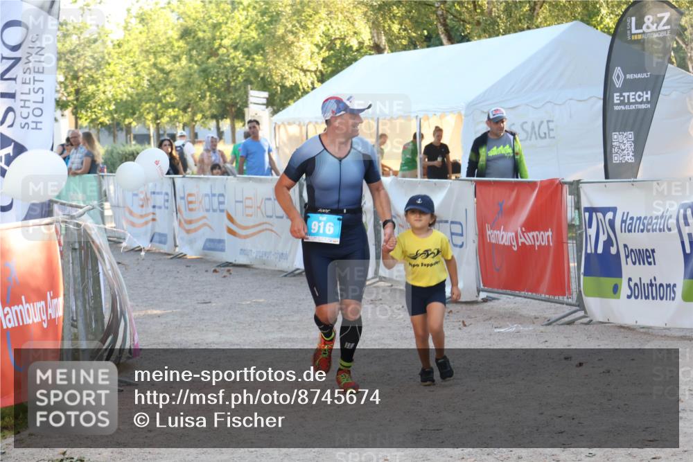 07.09.2025 - 19. Norderstedt Triathlon Luisa Fischer http://msf.ph/oto/8745674 07.09.2025 17:20:41 Ziel 916 meine-sportfotos.de