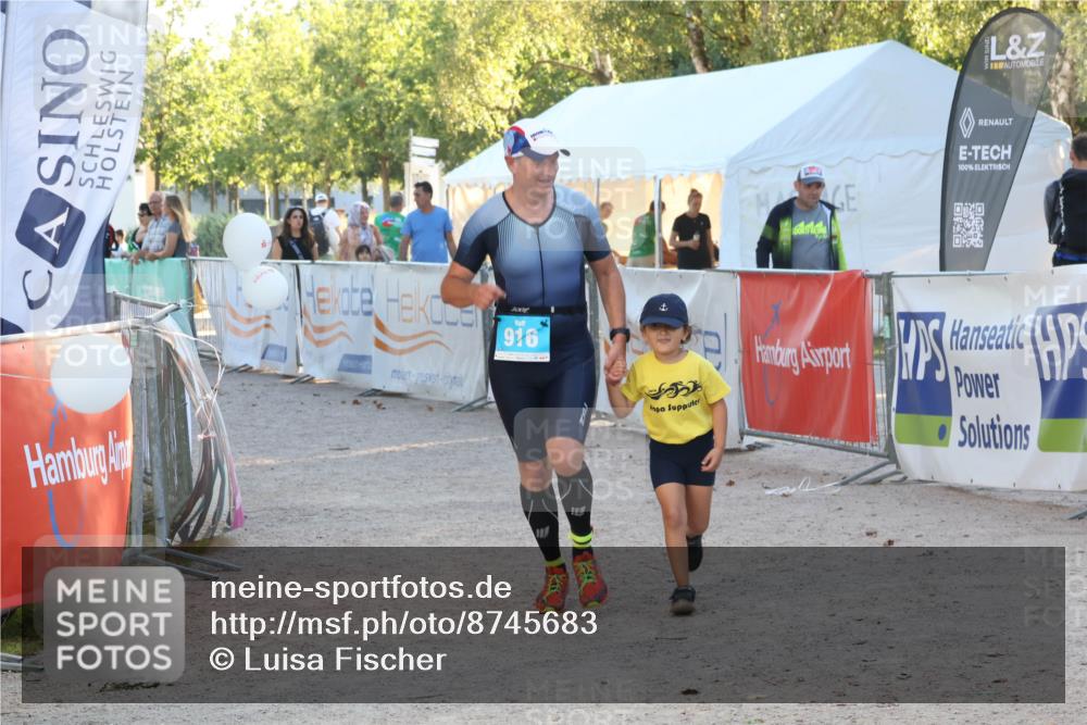 07.09.2025 - 19. Norderstedt Triathlon Luisa Fischer http://msf.ph/oto/8745683 07.09.2025 17:20:41 Ziel 916 meine-sportfotos.de