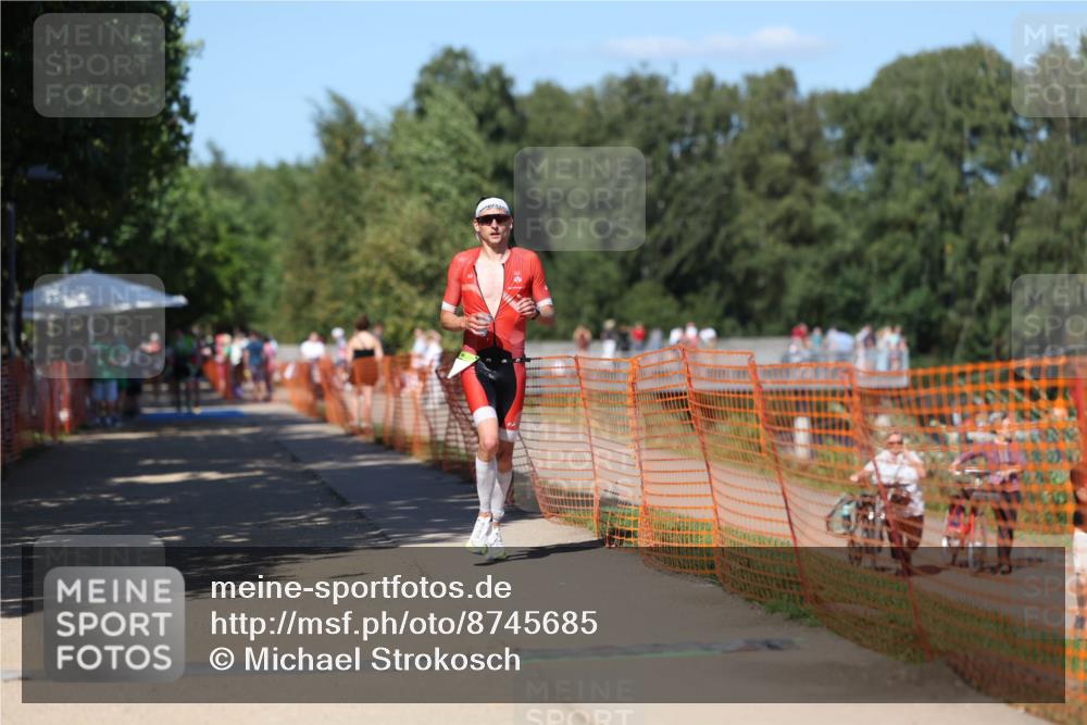 07.09.2025 - 19. Norderstedt Triathlon Michael Strokosch http://msf.ph/oto/8745685 07.09.2025 14:47:18 Laufen 975 meine-sportfotos.de