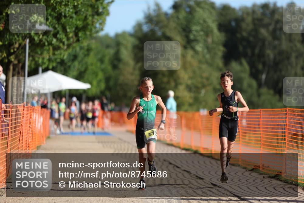 07.09.2025 - 19. Norderstedt Triathlon Michael Strokosch http://msf.ph/oto/8745686 07.09.2025 09:43:45 Laufen 568, 572 meine-sportfotos.de
