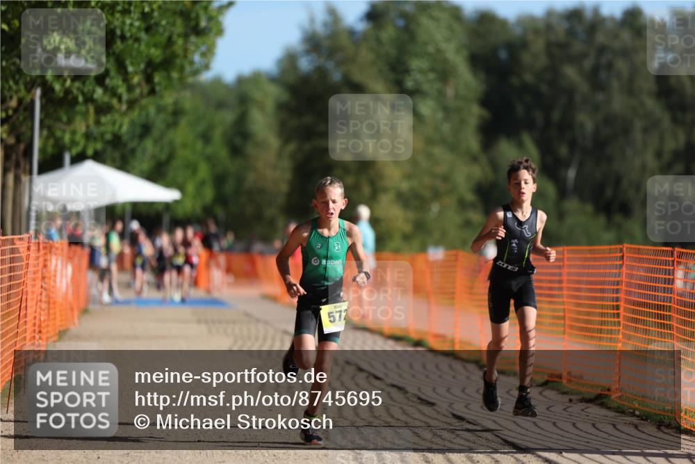 07.09.2025 - 19. Norderstedt Triathlon Michael Strokosch http://msf.ph/oto/8745695 07.09.2025 09:43:45 Laufen 568, 572 meine-sportfotos.de