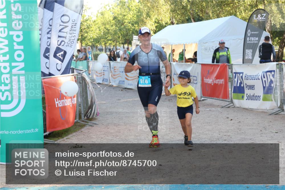 07.09.2025 - 19. Norderstedt Triathlon Luisa Fischer http://msf.ph/oto/8745700 07.09.2025 17:20:42 Ziel 916 meine-sportfotos.de