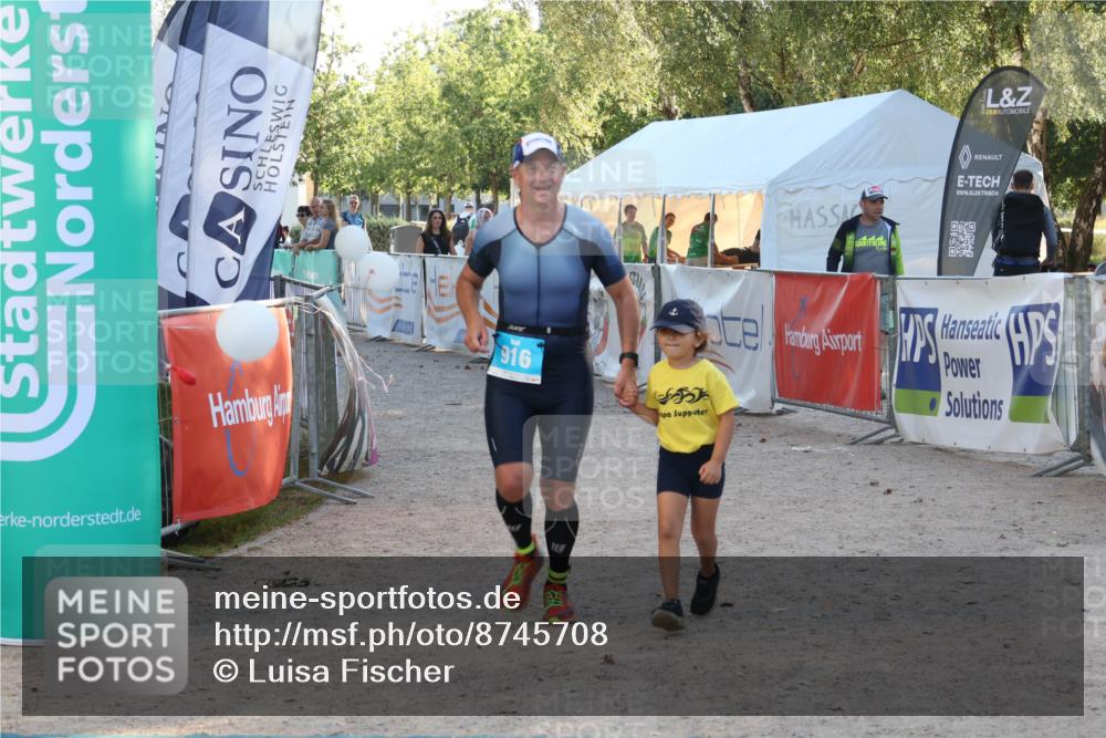 07.09.2025 - 19. Norderstedt Triathlon Luisa Fischer http://msf.ph/oto/8745708 07.09.2025 17:20:42 Ziel 916 meine-sportfotos.de