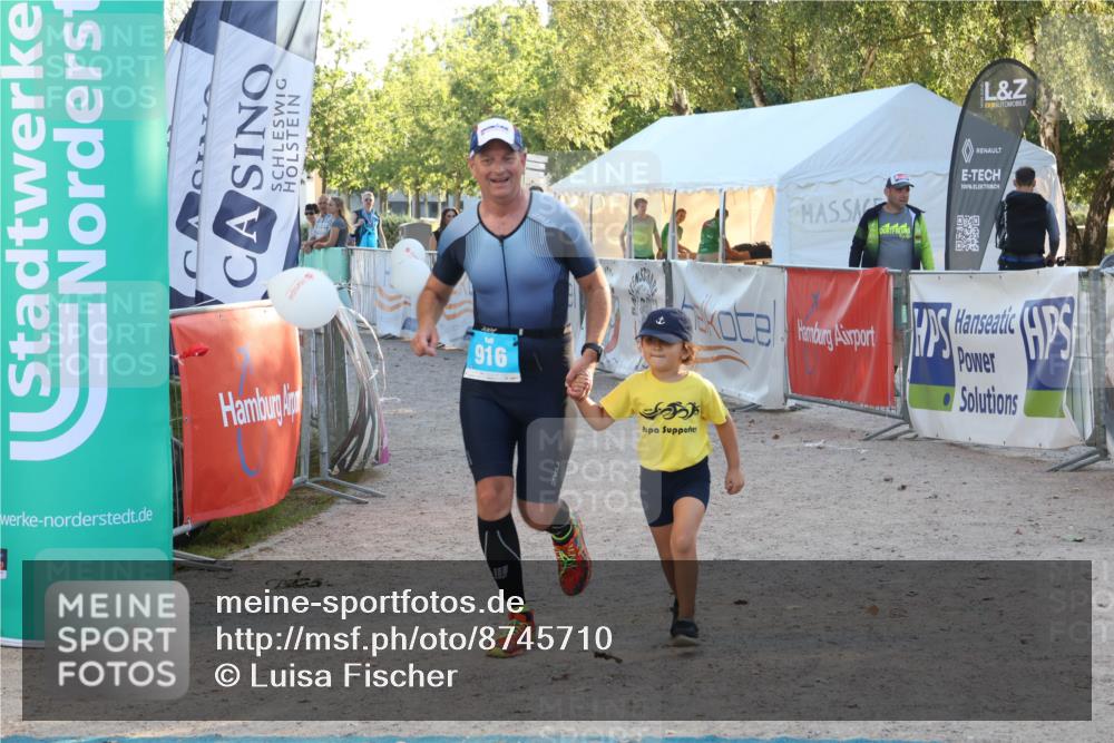07.09.2025 - 19. Norderstedt Triathlon Luisa Fischer http://msf.ph/oto/8745710 07.09.2025 17:20:43 Ziel 916 meine-sportfotos.de