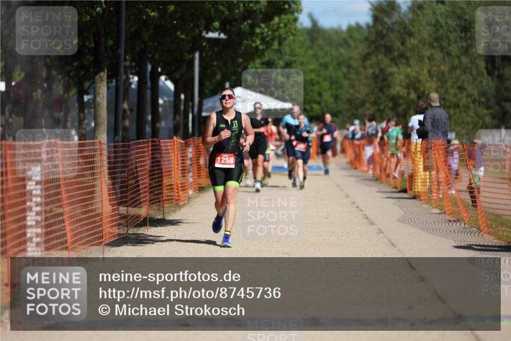 07.09.2025 - 19. Norderstedt Triathlon Michael Strokosch http://msf.ph/oto/8745736 07.09.2025 12:36:01 Laufen 1242, 1258 meine-sportfotos.de