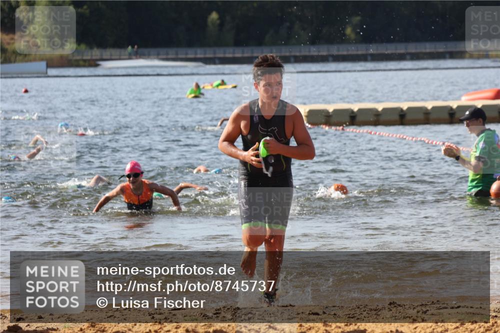 07.09.2025 - 19. Norderstedt Triathlon Luisa Fischer http://msf.ph/oto/8745737 07.09.2025 10:24:39 Schwimmen 83, 104, 123, 132, 674, 683 meine-sportfotos.de