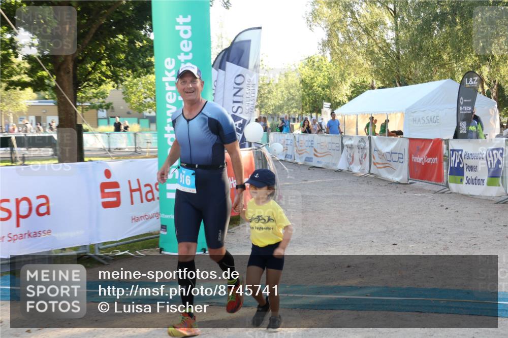 07.09.2025 - 19. Norderstedt Triathlon Luisa Fischer http://msf.ph/oto/8745741 07.09.2025 17:20:44 Ziel 916 meine-sportfotos.de