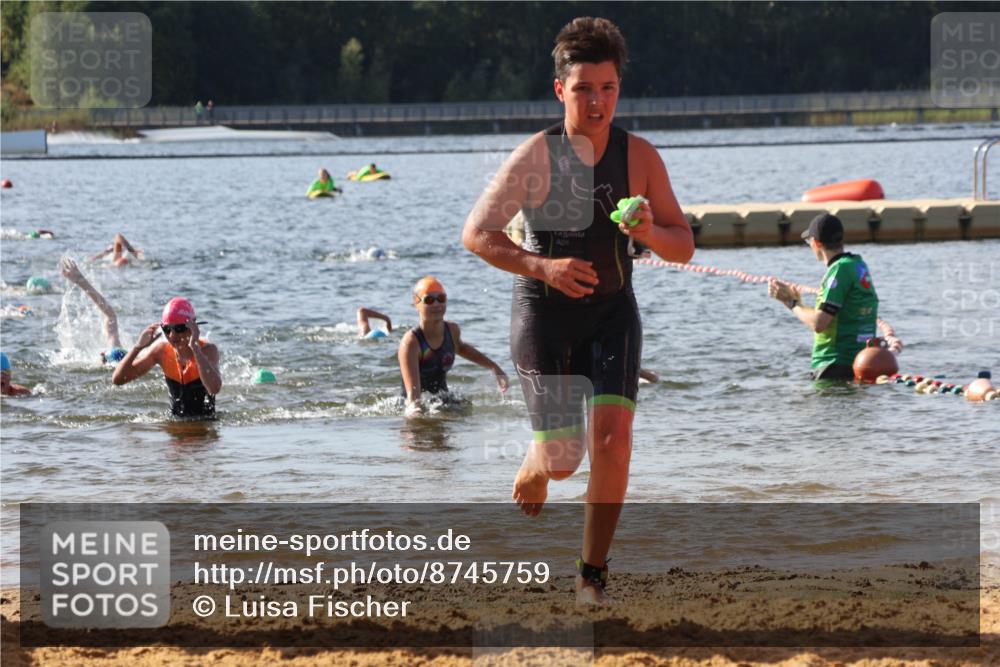 07.09.2025 - 19. Norderstedt Triathlon Luisa Fischer http://msf.ph/oto/8745759 07.09.2025 10:24:40 Schwimmen 83, 104, 123, 132, 674, 683 meine-sportfotos.de