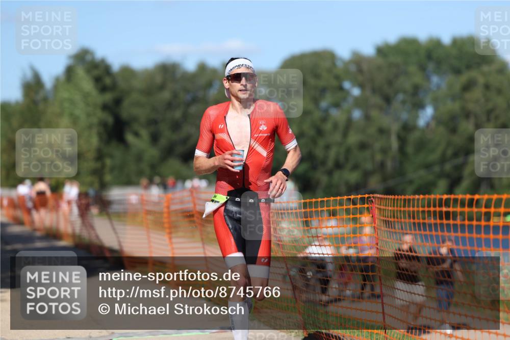 07.09.2025 - 19. Norderstedt Triathlon Michael Strokosch http://msf.ph/oto/8745766 07.09.2025 14:47:20 Laufen 975 meine-sportfotos.de