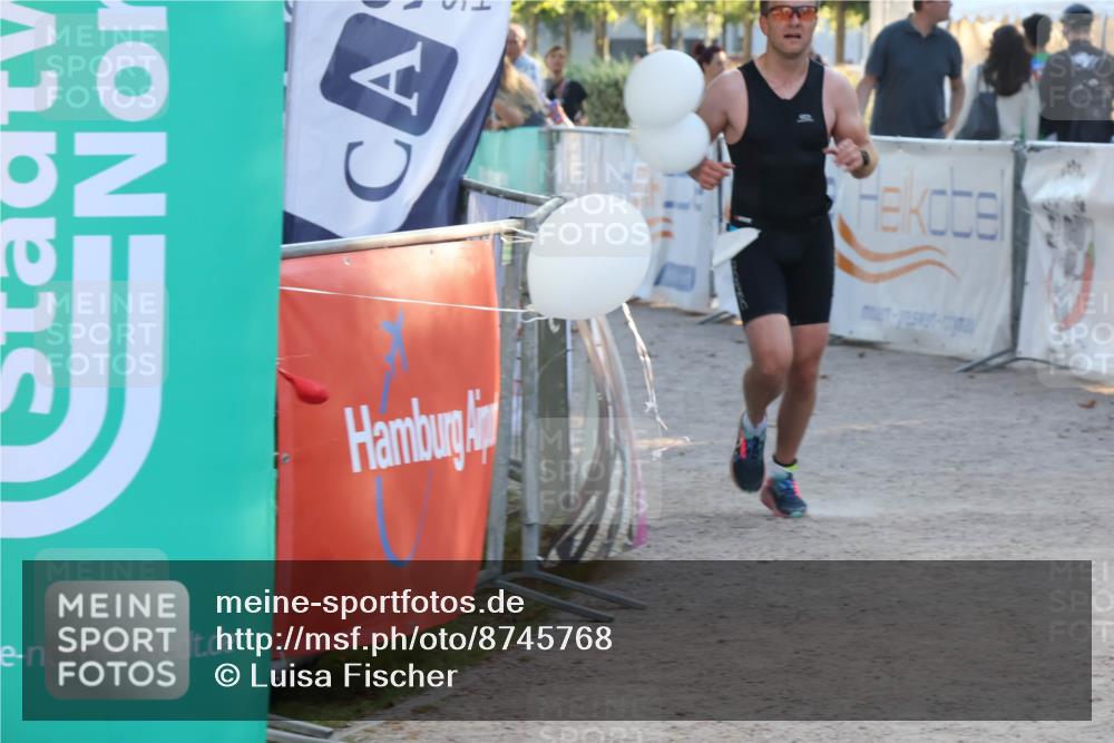07.09.2025 - 19. Norderstedt Triathlon Luisa Fischer http://msf.ph/oto/8745768 07.09.2025 17:21:01 Ziel 893 meine-sportfotos.de