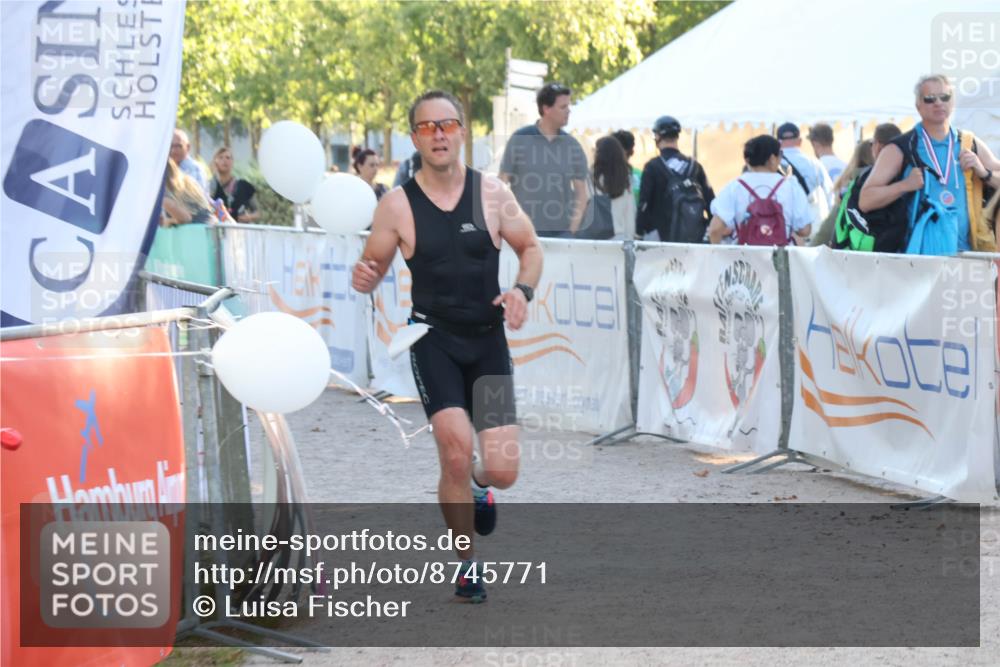 07.09.2025 - 19. Norderstedt Triathlon Luisa Fischer http://msf.ph/oto/8745771 07.09.2025 17:21:01 Ziel 893 meine-sportfotos.de