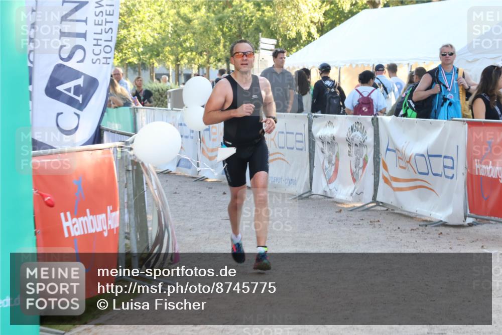 07.09.2025 - 19. Norderstedt Triathlon Luisa Fischer http://msf.ph/oto/8745775 07.09.2025 17:21:01 Ziel 893 meine-sportfotos.de
