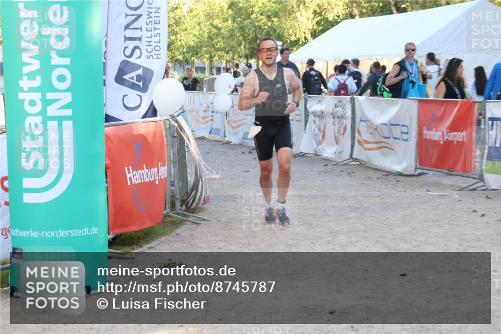 07.09.2025 - 19. Norderstedt Triathlon Luisa Fischer http://msf.ph/oto/8745787 07.09.2025 17:21:02 Ziel 893 meine-sportfotos.de