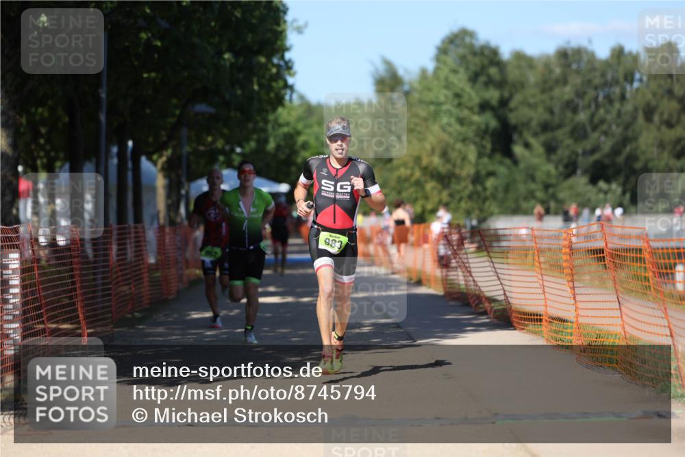 07.09.2025 - 19. Norderstedt Triathlon Michael Strokosch http://msf.ph/oto/8745794 07.09.2025 14:47:33 Laufen 962, 983, 1004 meine-sportfotos.de
