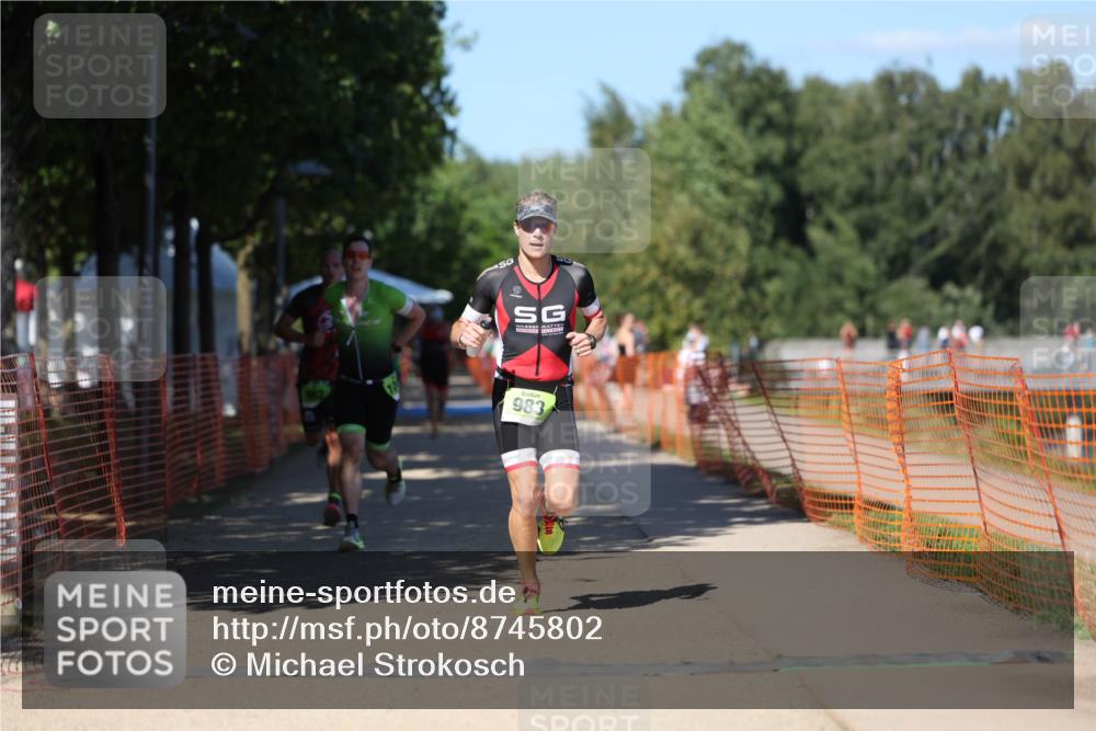 07.09.2025 - 19. Norderstedt Triathlon Michael Strokosch http://msf.ph/oto/8745802 07.09.2025 14:47:33 Laufen 962, 983, 1004 meine-sportfotos.de