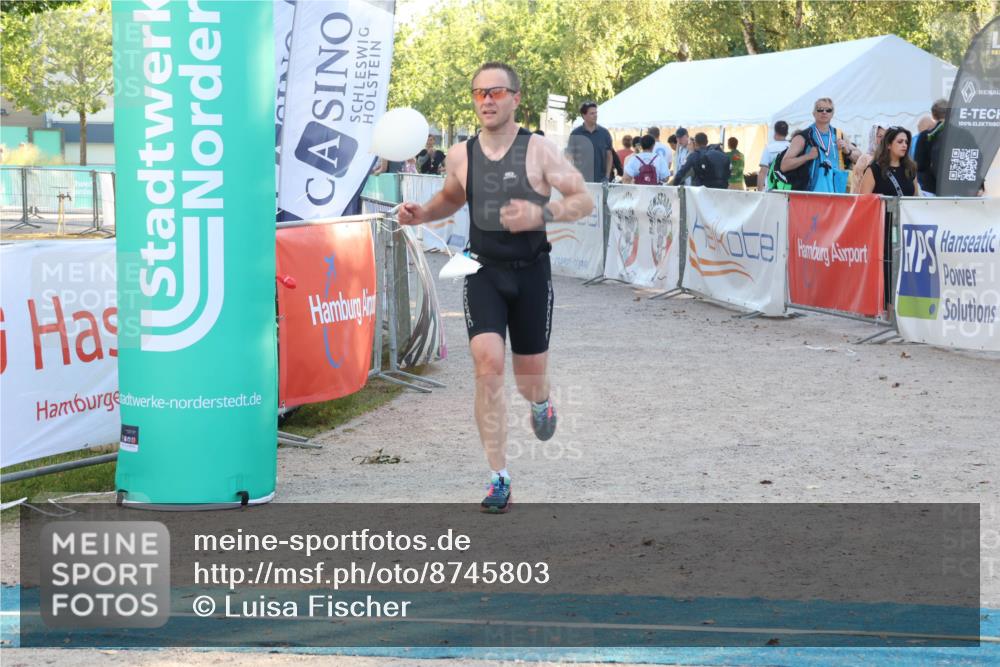 07.09.2025 - 19. Norderstedt Triathlon Luisa Fischer http://msf.ph/oto/8745803 07.09.2025 17:21:03 Ziel 893 meine-sportfotos.de