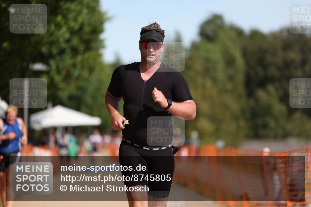 07.09.2025 - 19. Norderstedt Triathlon Michael Strokosch http://msf.ph/oto/8745805 07.09.2025 11:59:15 Laufen 229, 281, 760 meine-sportfotos.de