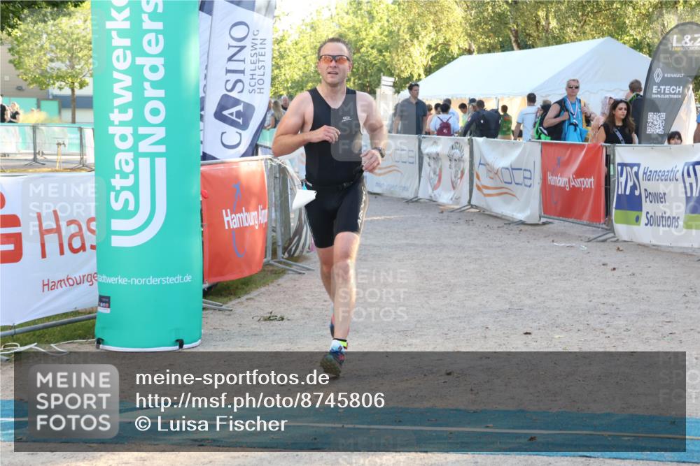 07.09.2025 - 19. Norderstedt Triathlon Luisa Fischer http://msf.ph/oto/8745806 07.09.2025 17:21:03 Ziel 893 meine-sportfotos.de