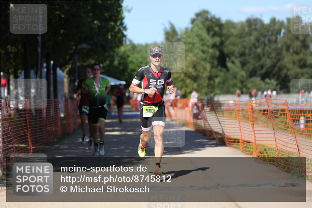 07.09.2025 - 19. Norderstedt Triathlon Michael Strokosch http://msf.ph/oto/8745812 07.09.2025 14:47:34 Laufen 962, 983, 1004 meine-sportfotos.de